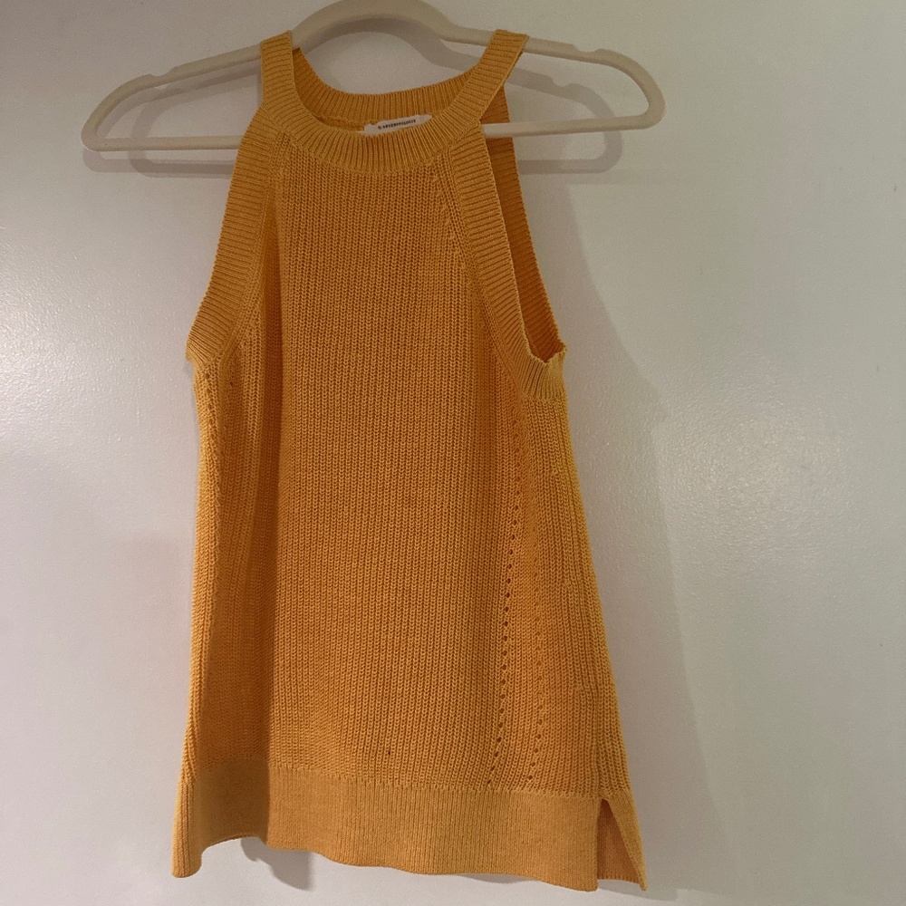 Women’s woven too